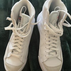 Nike ‘77 Mid Blazers